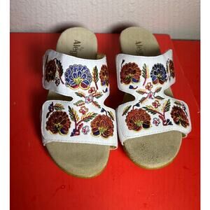 Alegria Women's Linn Leather Sandal White Embroidered Flowers US 8-8.5 NWOT